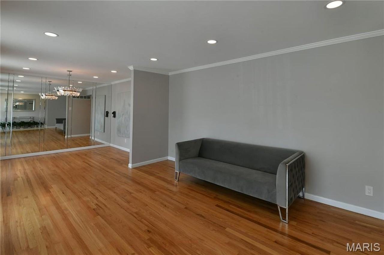 965 Orchard Lakes Dr - Photo 4 of 38