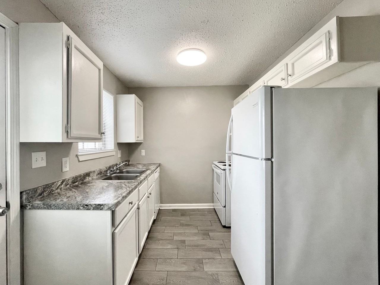 12025 Roddy Rd - Photo 3 of 12