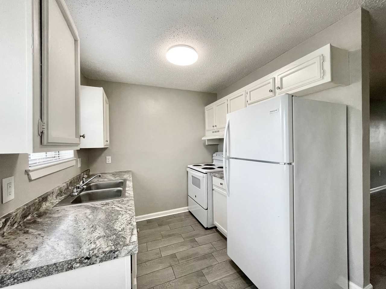 12025 Roddy Rd - Photo 4 of 12