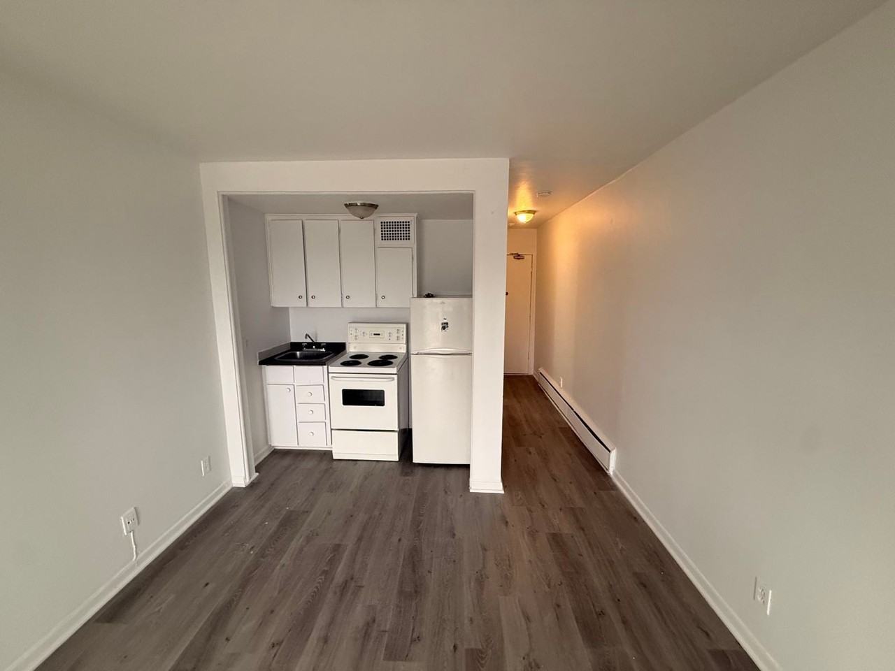 4105 Parthenais - Photo 4 of 20