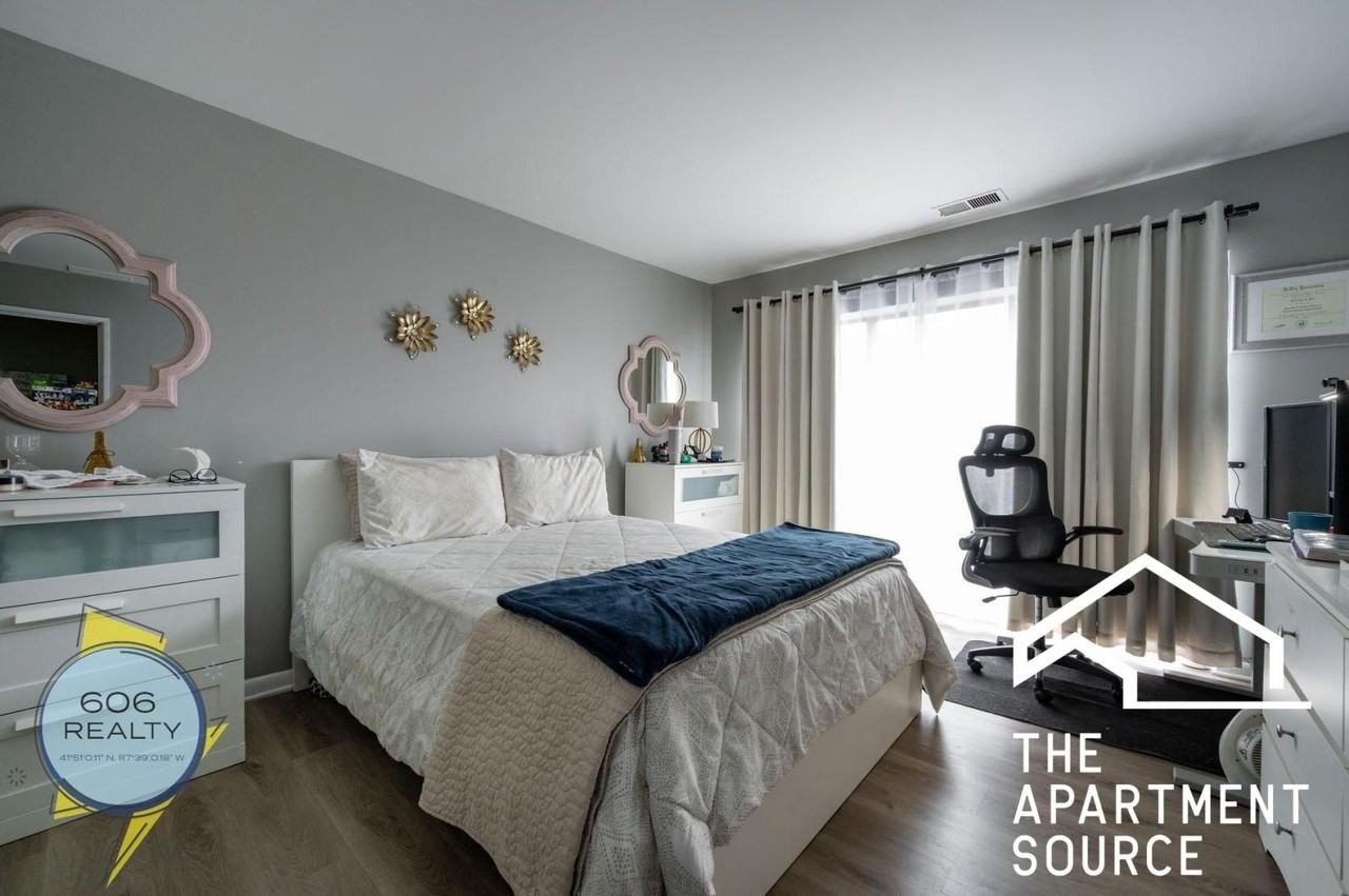 2300 N Harlem Ave #606 - Photo 3 of 12