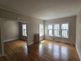 908 Reba Pl #2S - Photo 1 of 1