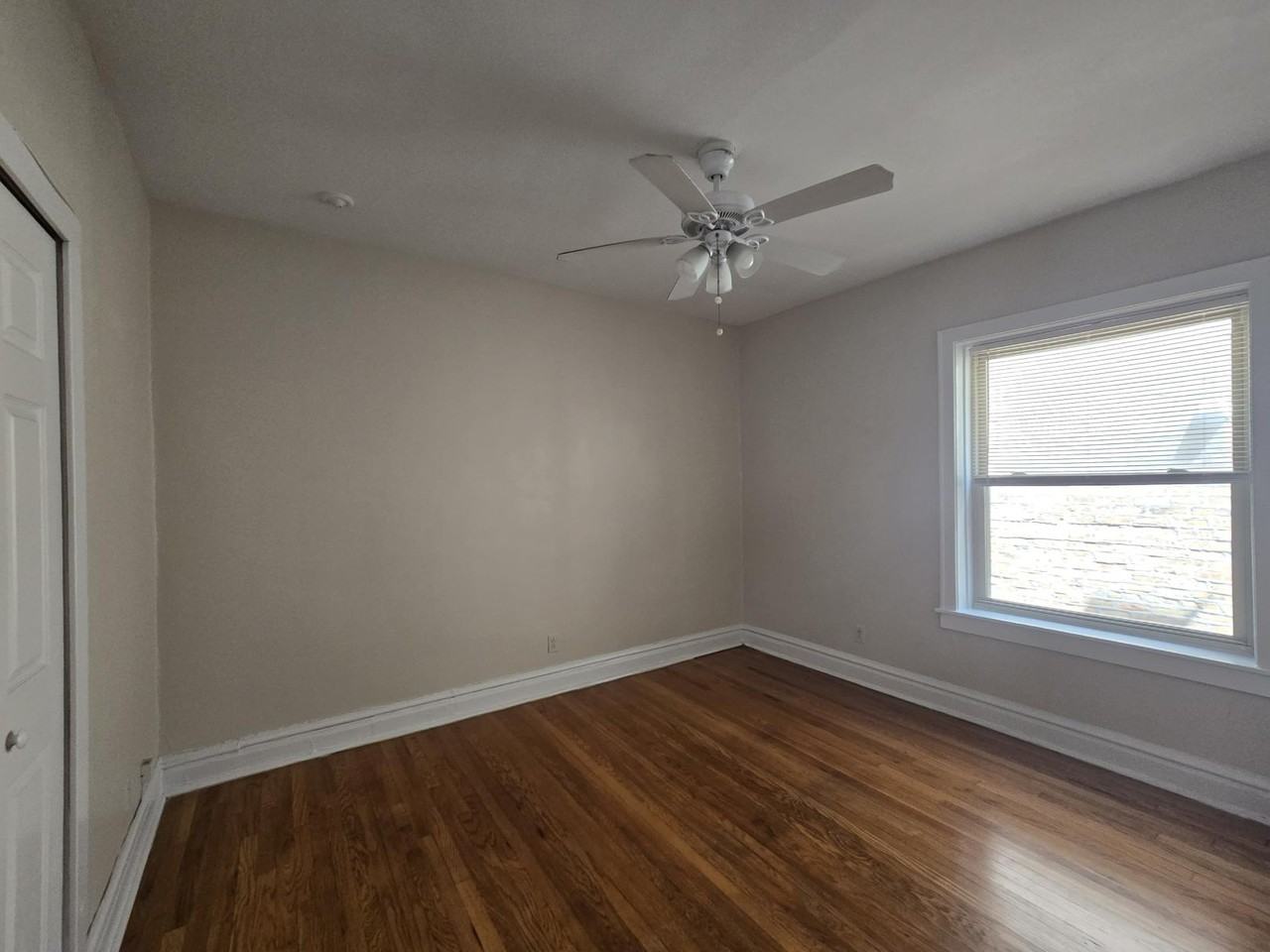 908 Reba Pl #2S - Photo 4 of 10