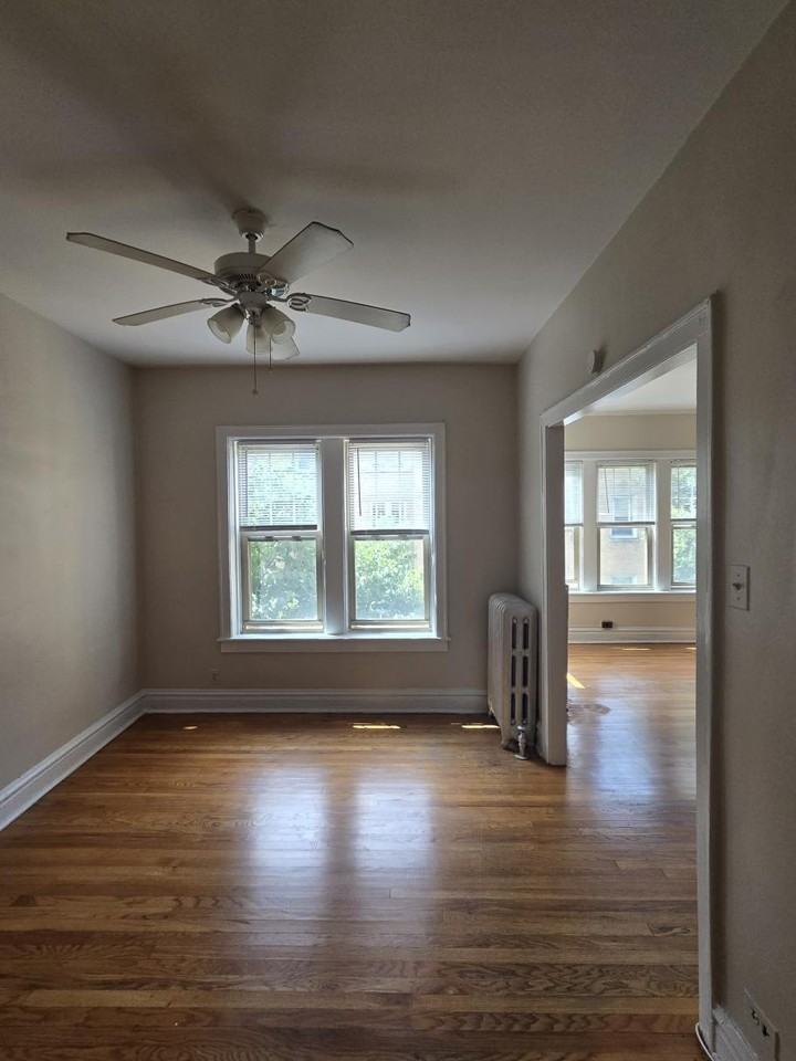 908 Reba Pl #2S - Photo 5 of 10