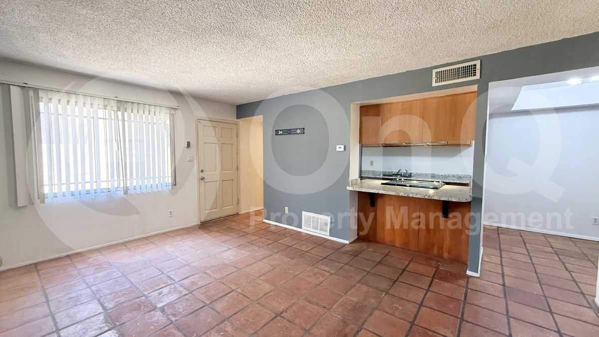 4604 E Riverside St - Photo 6 of 13