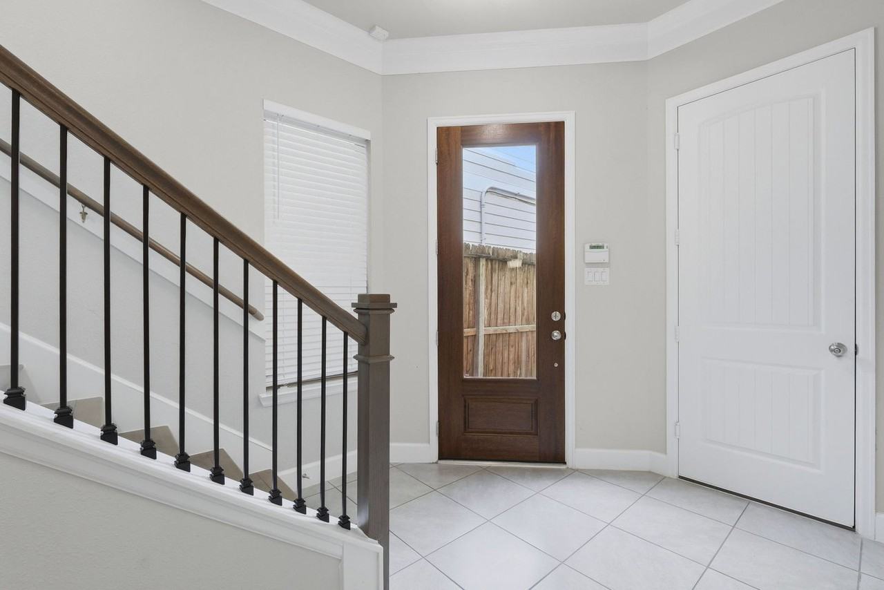 6011 Truro St #B - Photo 5 of 25