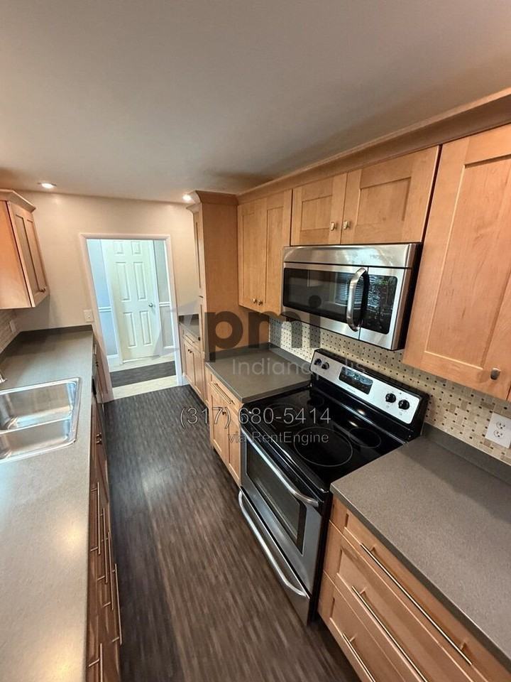 1214 S Washington St #B - Photo 4 of 24