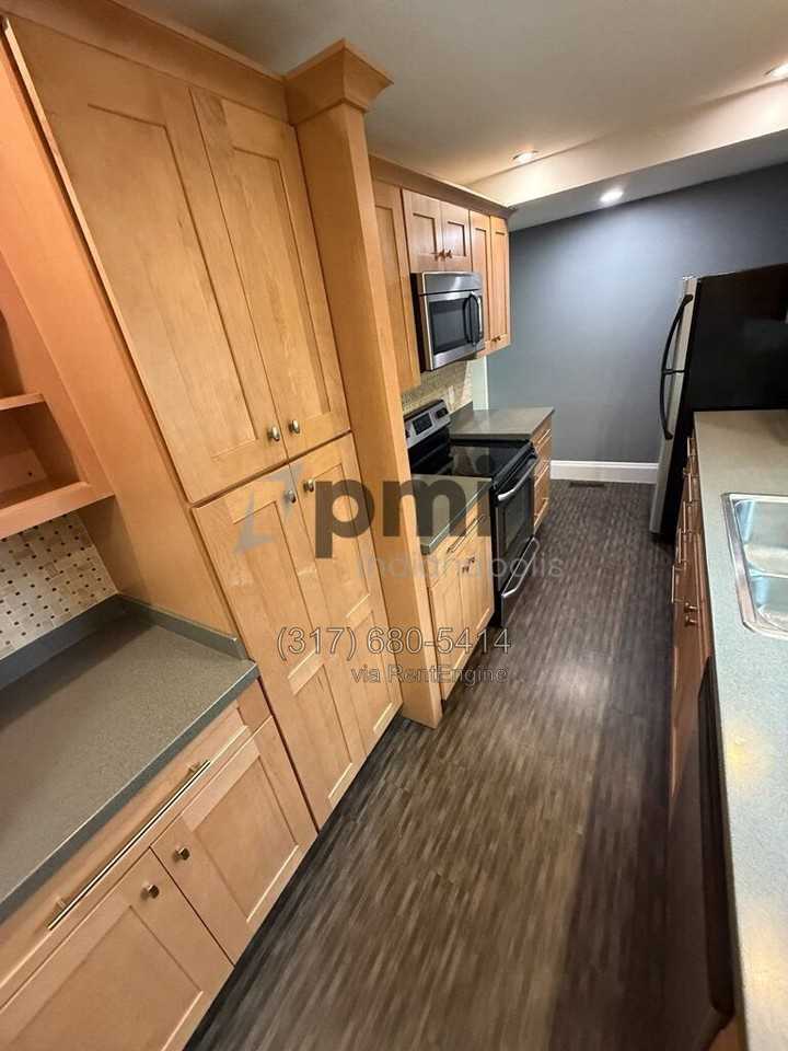 1214 S Washington St #B - Photo 6 of 24