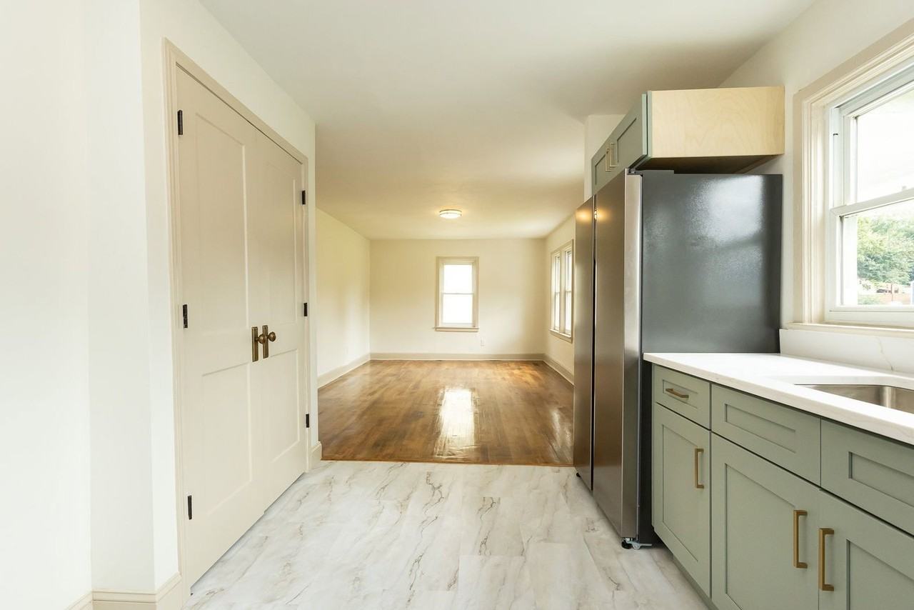 825 Henderson Ave - Photo 6 of 19