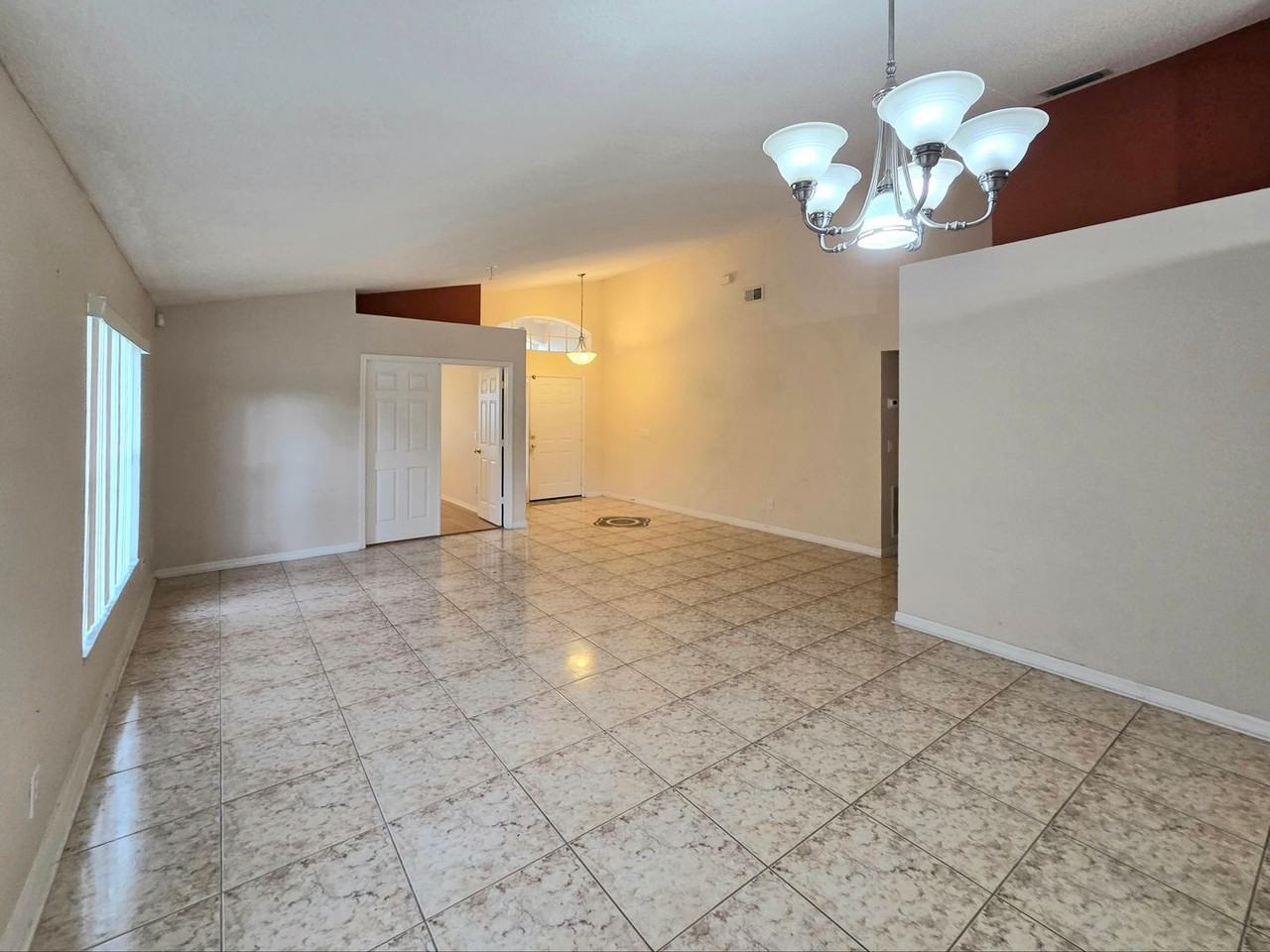 13912 Valleybrooke Ln - Photo 2 of 4