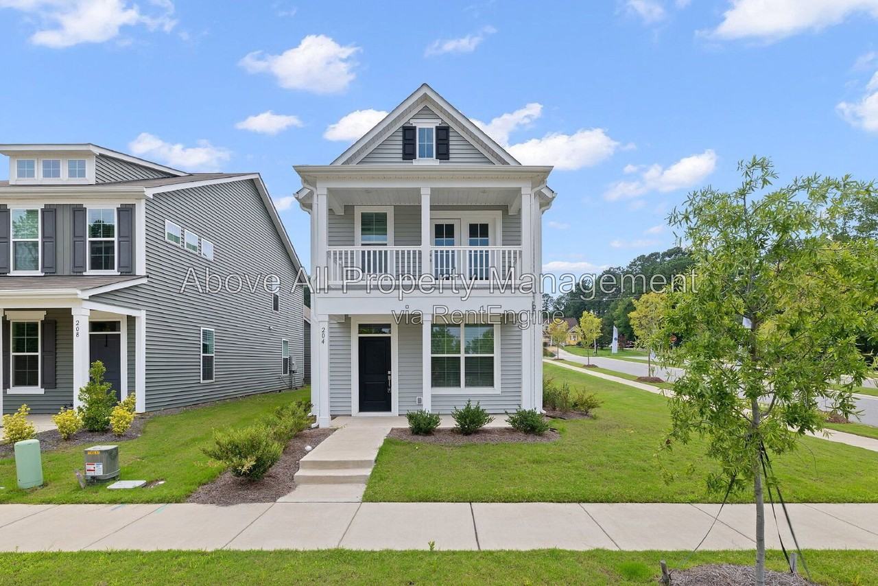 204 White Oak Garden Way