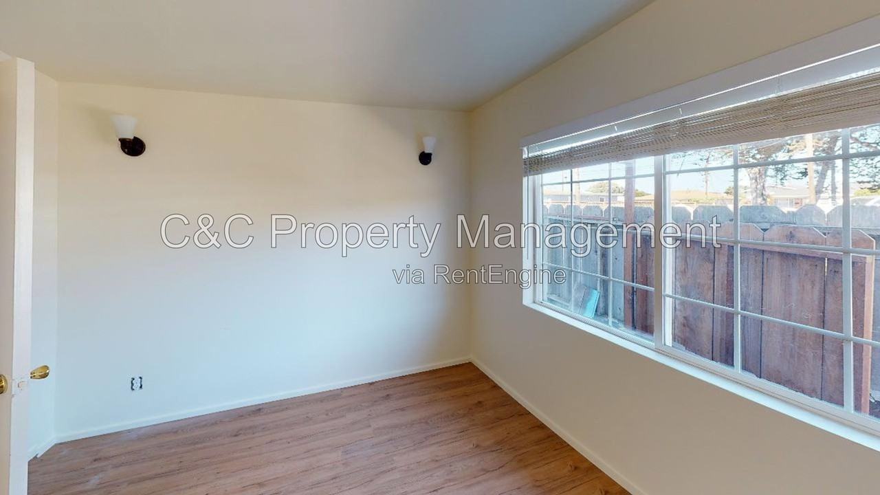 1082 Wanda Ave #E - Photo 2 of 5