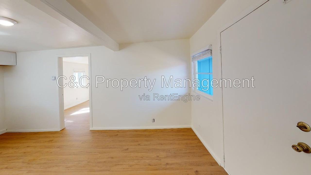 1082 Wanda Ave #E - Photo 3 of 5