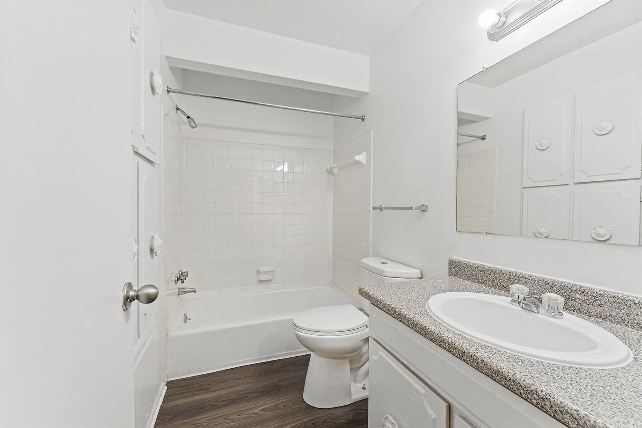 23700 W Warren St #7221 - Photo 3 of 7