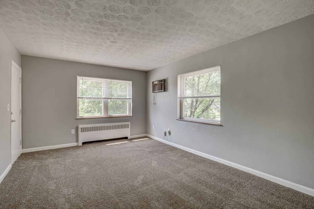 1672 Llanfair Ave #3 - Photo 6 of 15