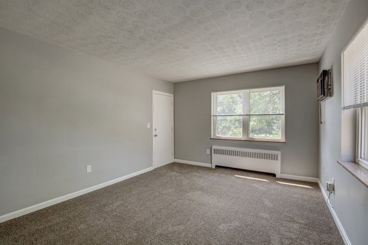 1672 Llanfair Ave #3 - Photo 7 of 15