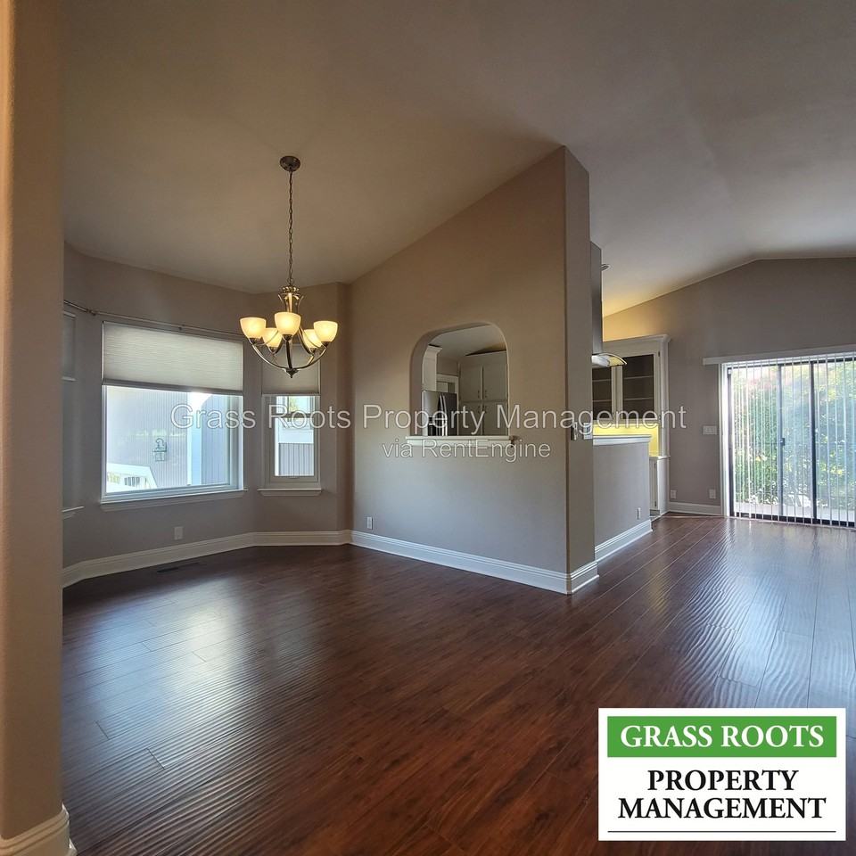 12061 Lake Wildwood Dr - Photo 3 of 12