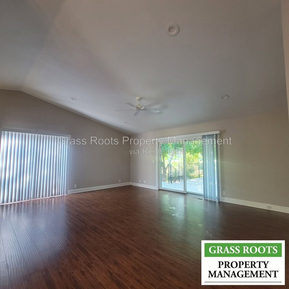 12061 Lake Wildwood Dr - Photo 5 of 12