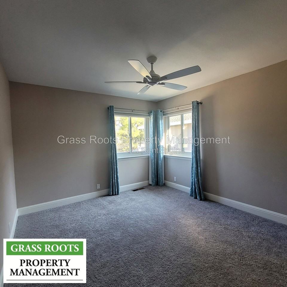 12061 Lake Wildwood Dr - Photo 6 of 12
