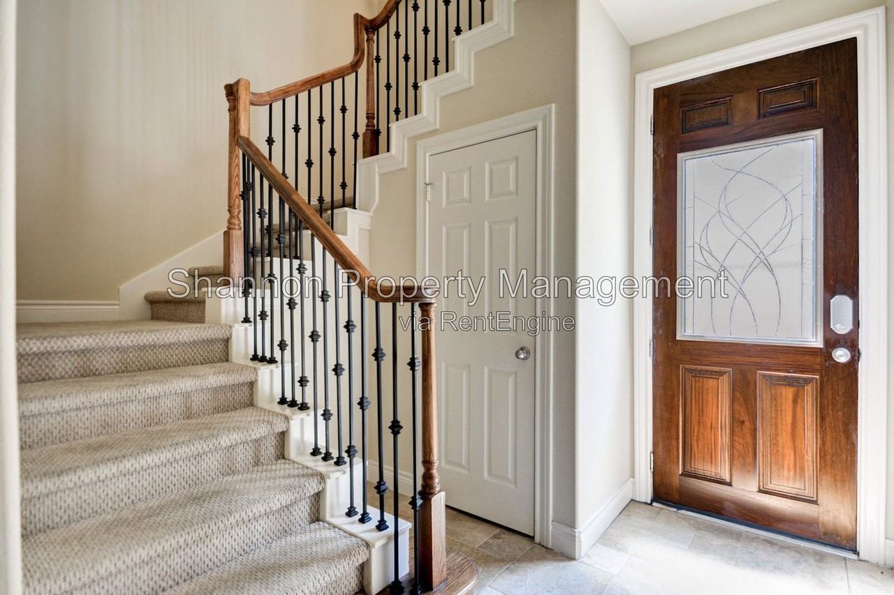 2731 Sherwin St - Photo 4 of 24