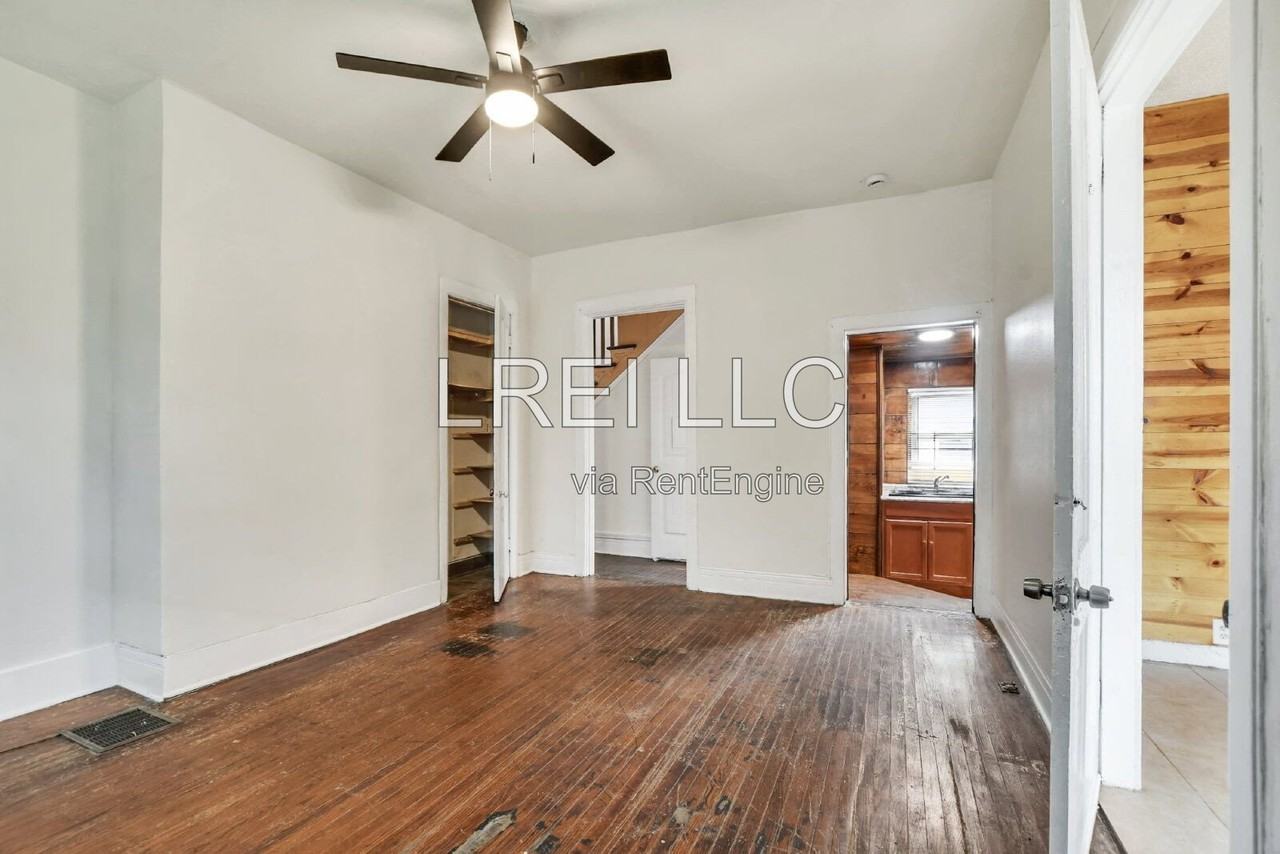 1371 Olive St - Photo 5 of 18