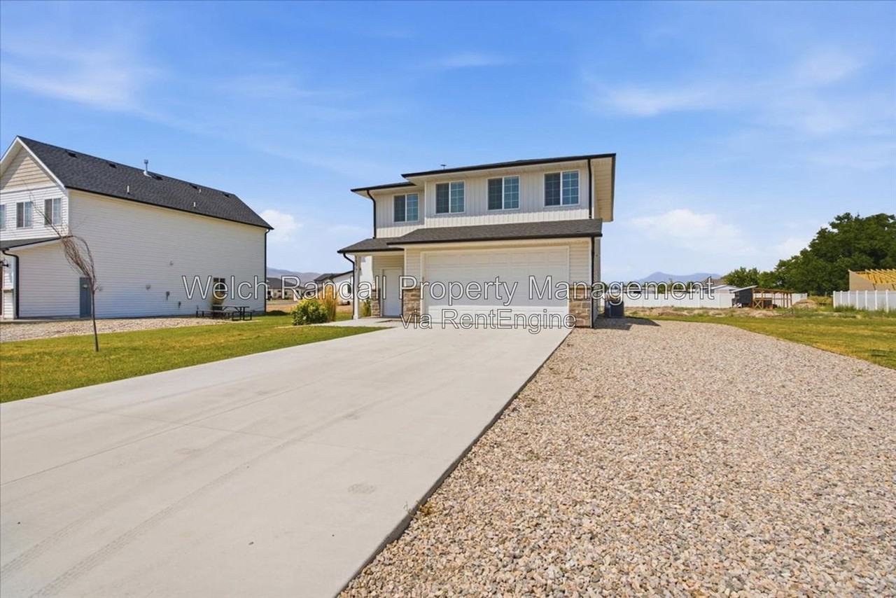 1377 E 1230 S - Photo 2 of 23