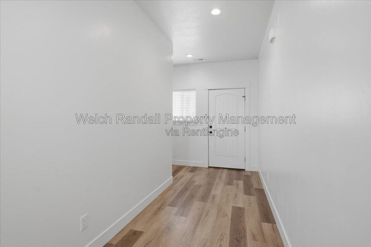 1377 E 1230 S - Photo 3 of 23
