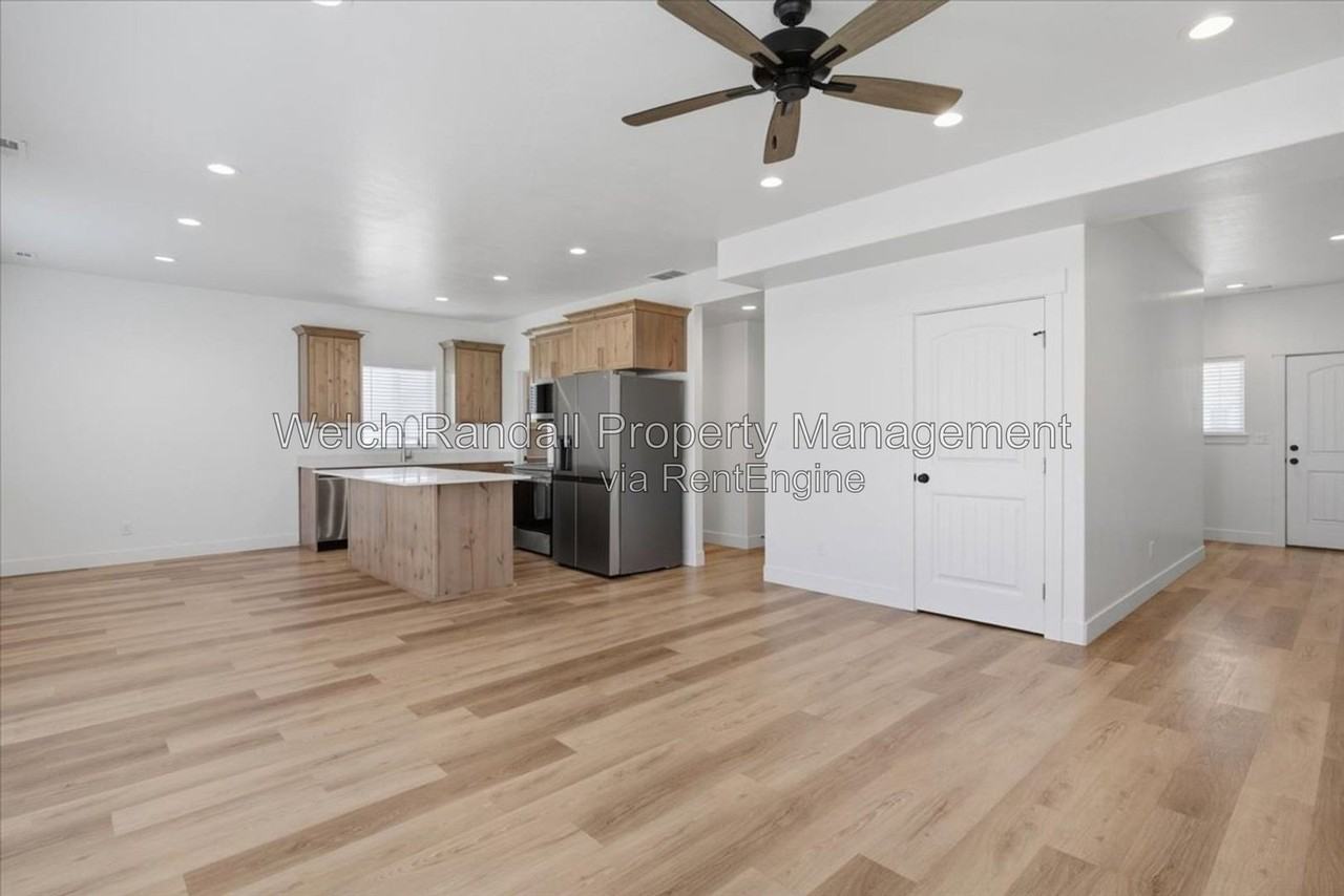 1377 E 1230 S - Photo 4 of 23