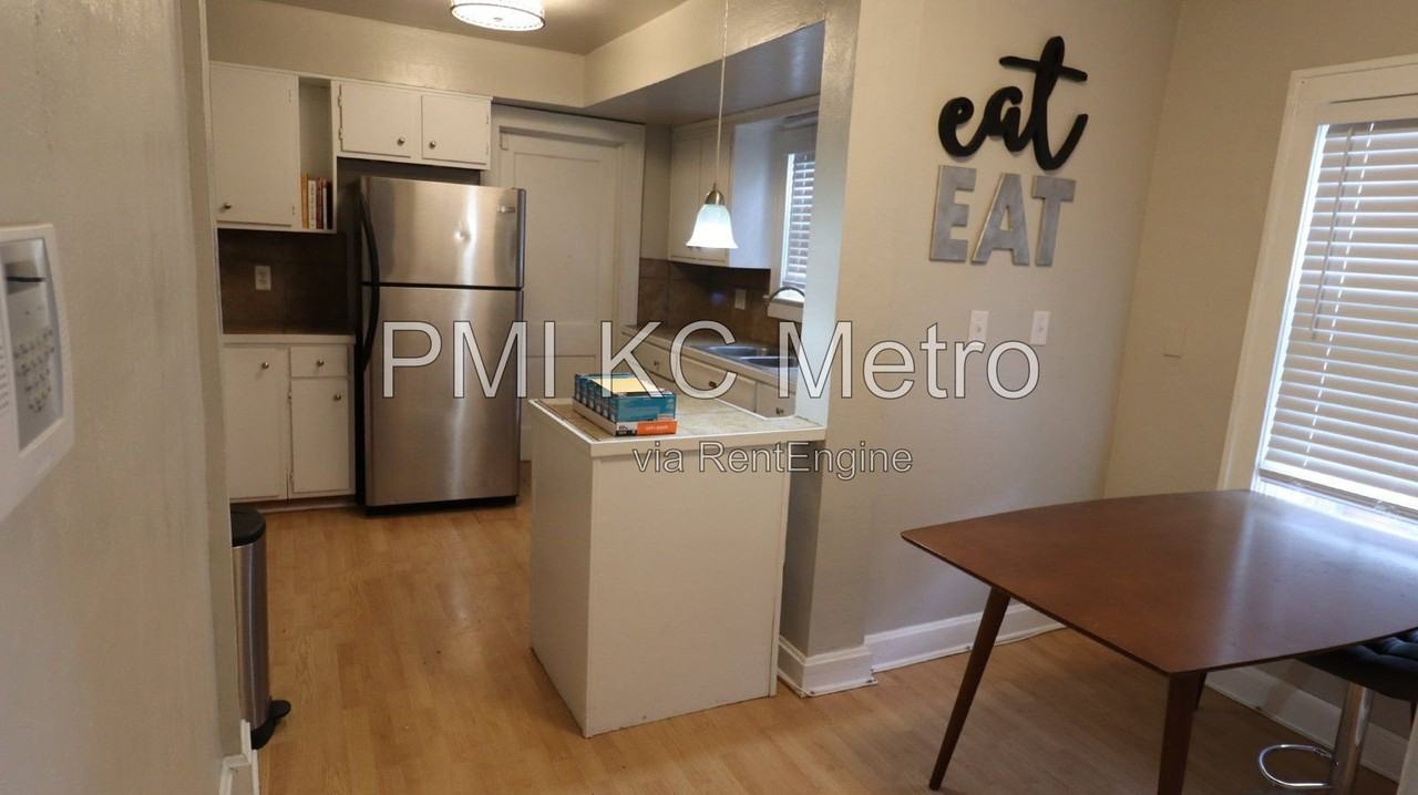 5331 Charlotte St #B - Photo 3 of 17