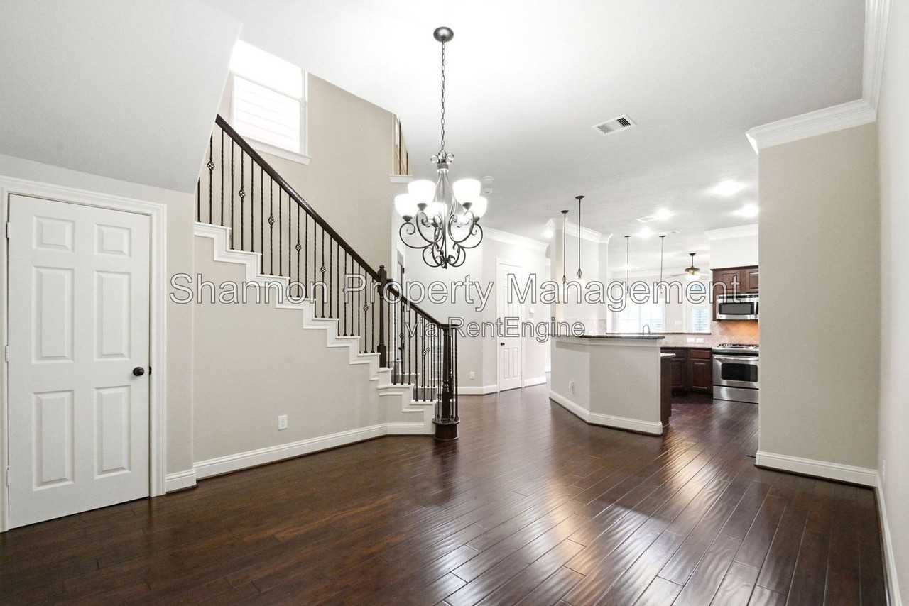 5642 Petty St #A - Photo 6 of 32