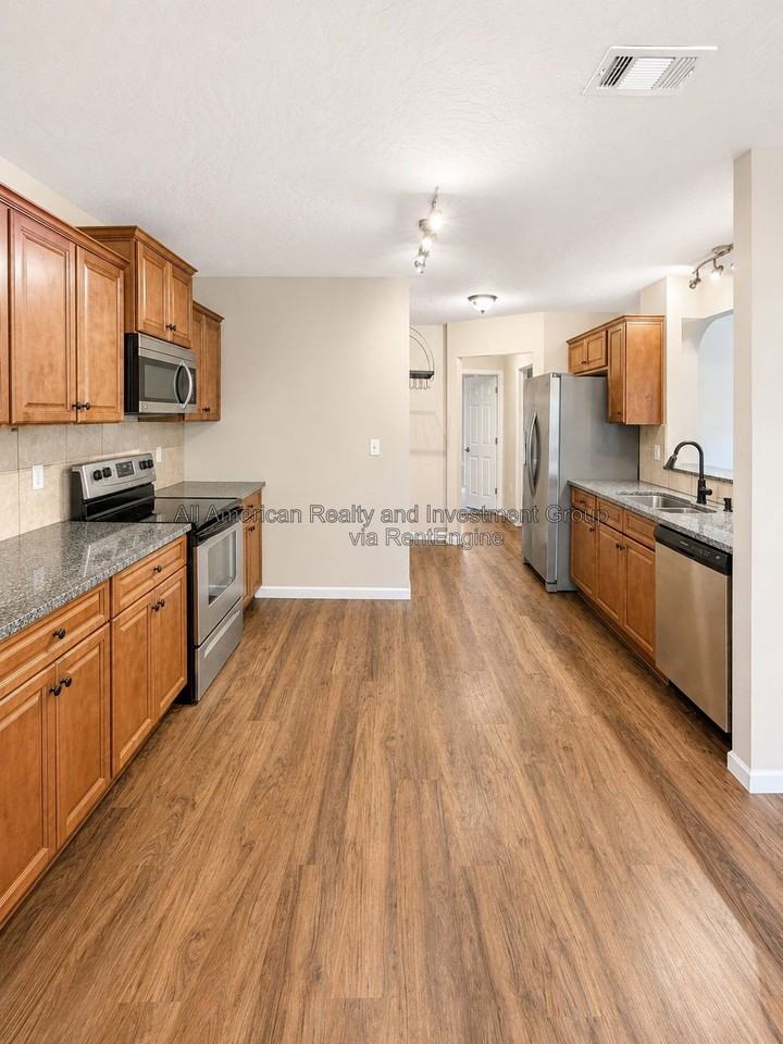 2271 Lewis St - Photo 3 of 14