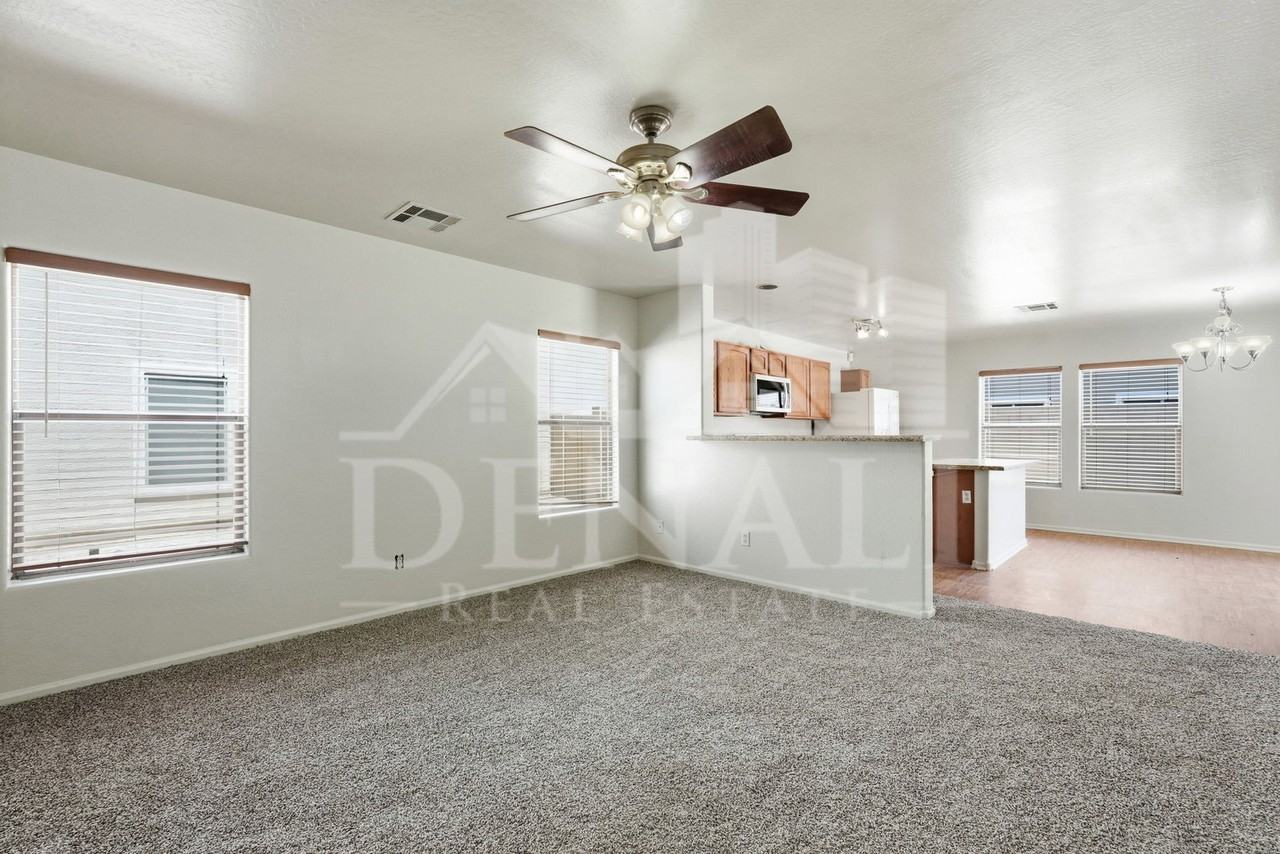 4923 N 108th Dr - Photo 3 of 23