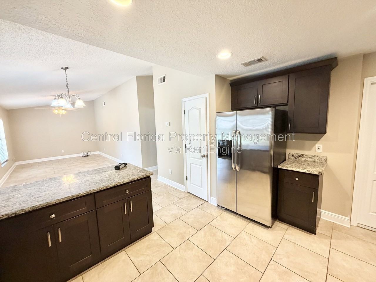 2925 Amroth Pl - Photo 5 of 19