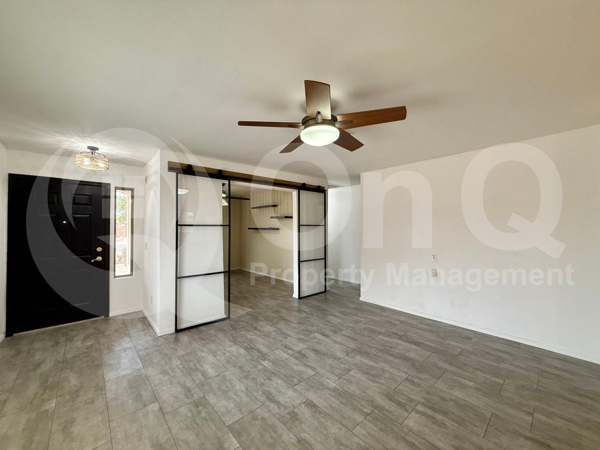 10609 W Rosewood Dr - Photo 4 of 17