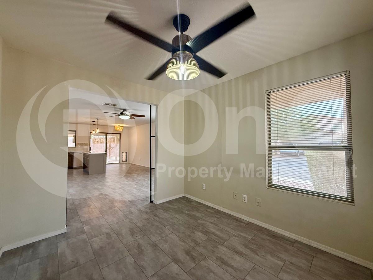 10609 W Rosewood Dr - Photo 5 of 17