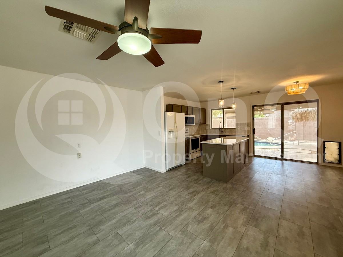 10609 W Rosewood Dr - Photo 6 of 17