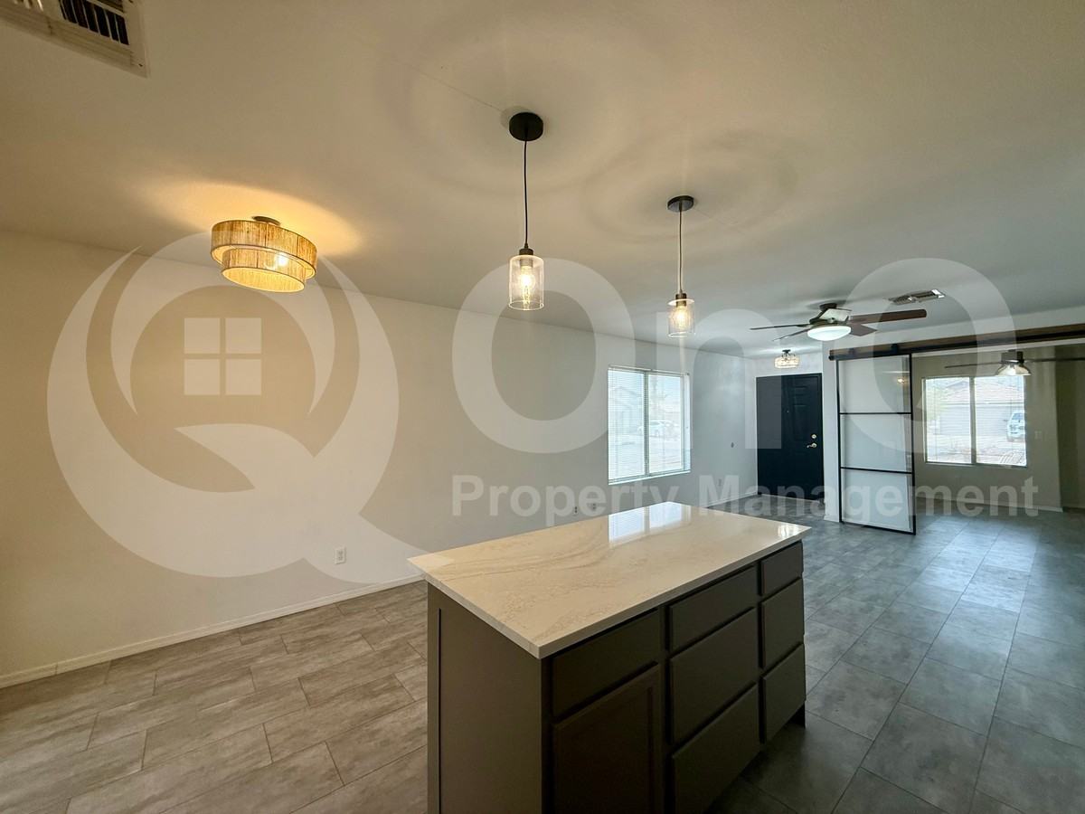 10609 W Rosewood Dr - Photo 7 of 17