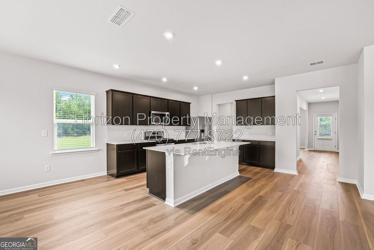 3116 Morris Hills Drive - Photo 3 of 23