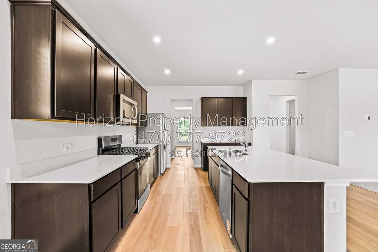 3116 Morris Hills Drive - Photo 4 of 23