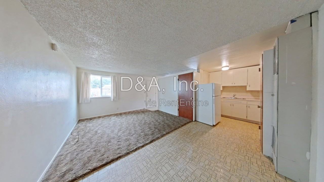 427 Sw 9th St - Photo 2 of 8