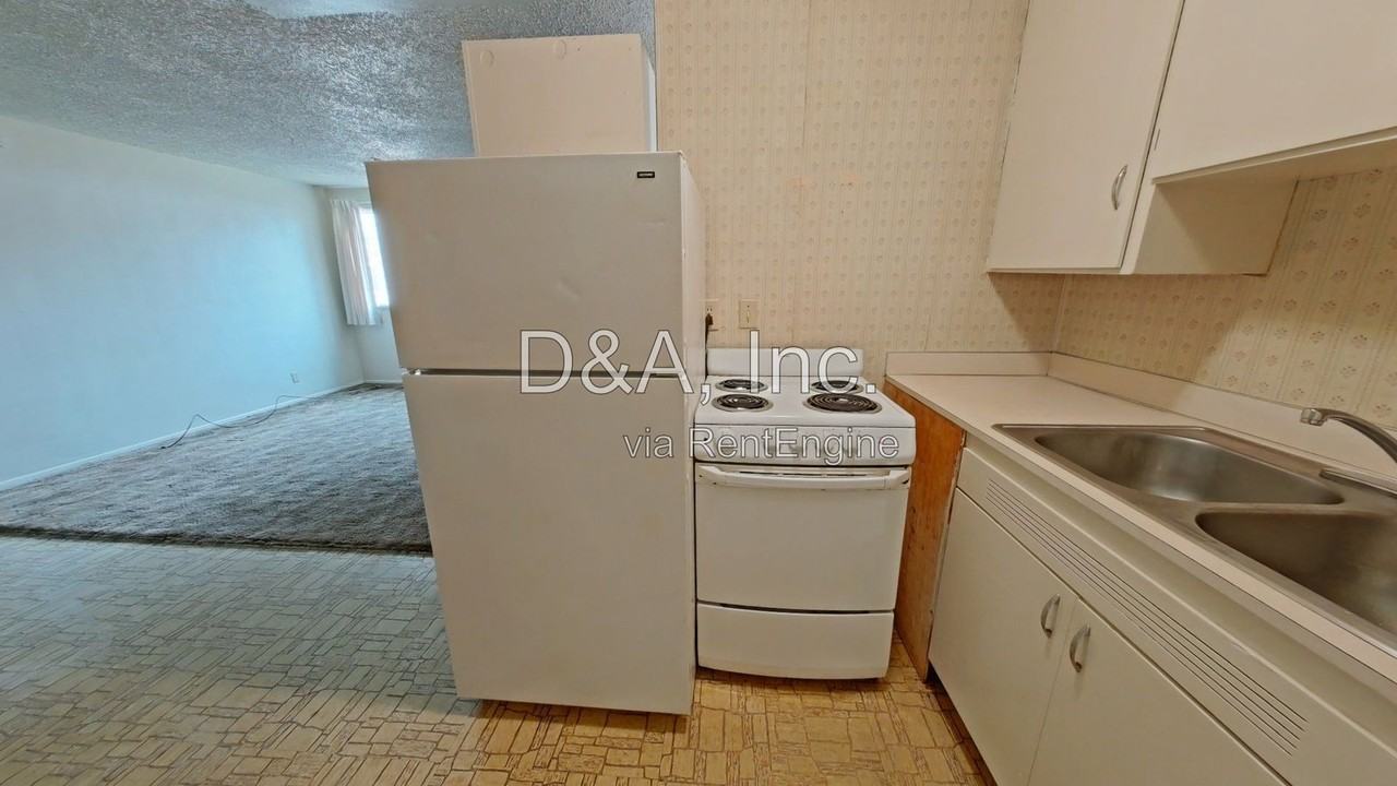 427 Sw 9th St - Photo 3 of 8
