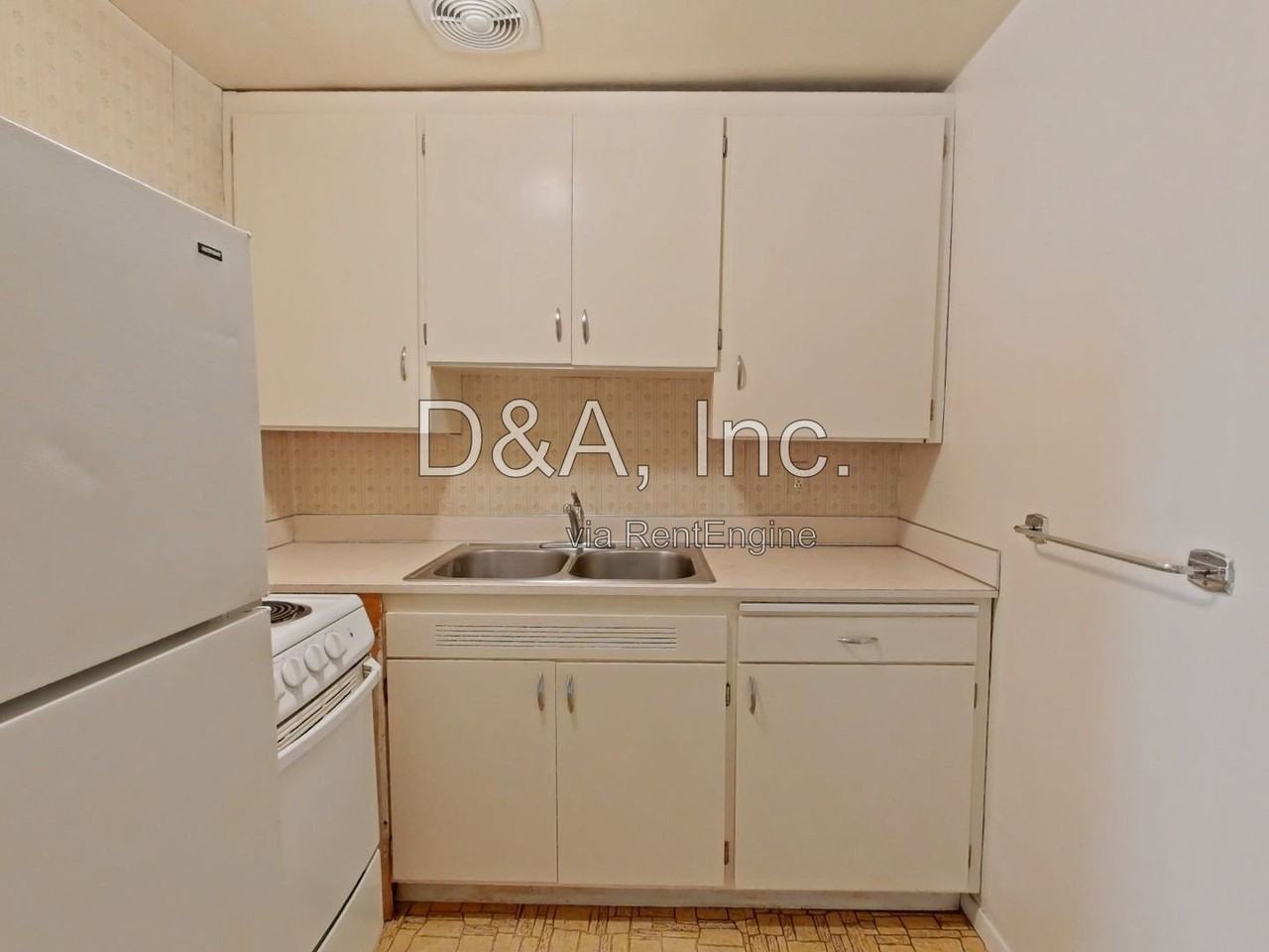 427 Sw 9th St - Photo 4 of 8