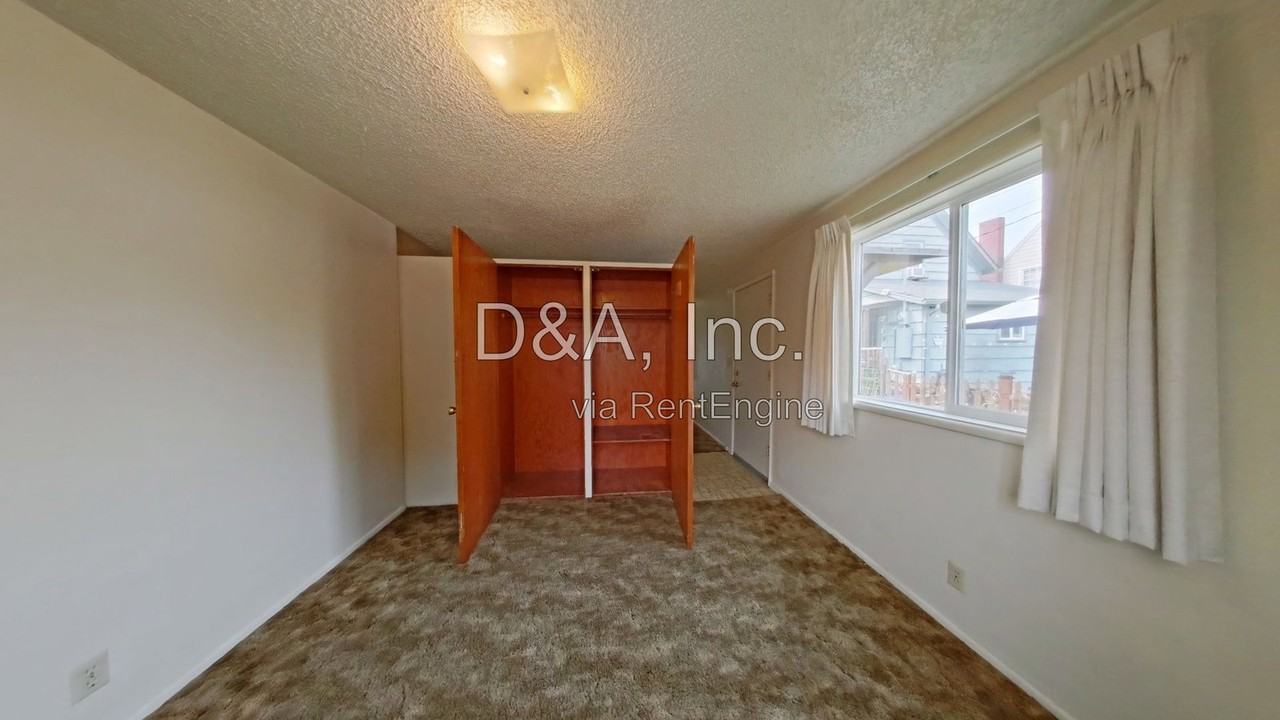 427 Sw 9th St - Photo 5 of 8