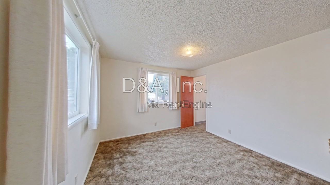 427 Sw 9th St - Photo 6 of 8