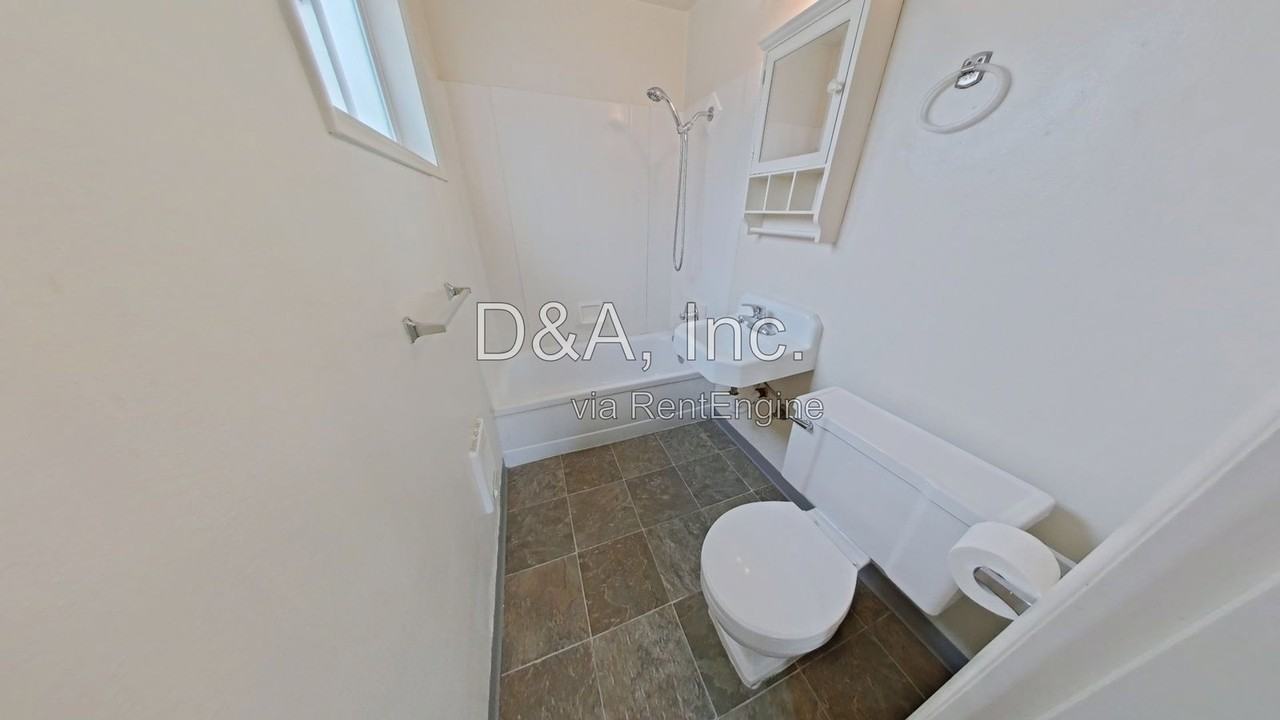 427 Sw 9th St - Photo 7 of 8