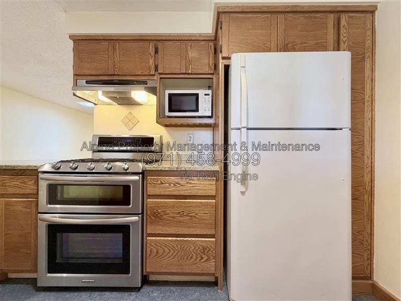 4670 Sw 160th Ave - Photo 5 of 44