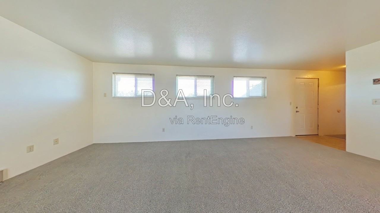 2311 Nw Grant Ave #5 - Photo 2 of 10