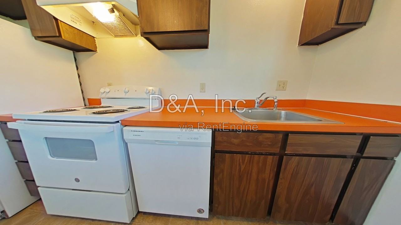 2311 Nw Grant Ave #5 - Photo 5 of 10