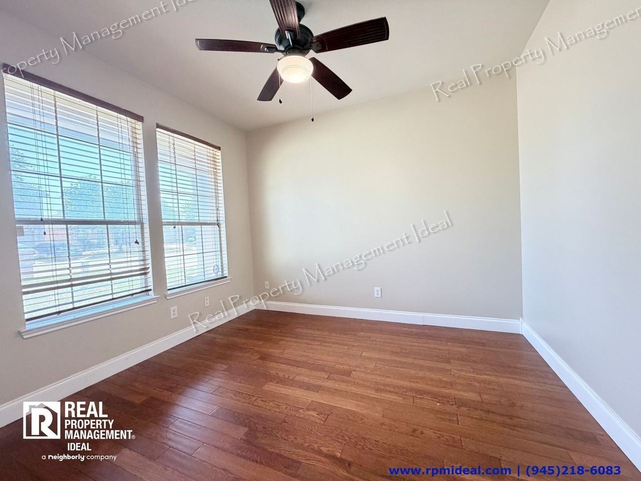 1910 Pin Oak Ln - Photo 4 of 30