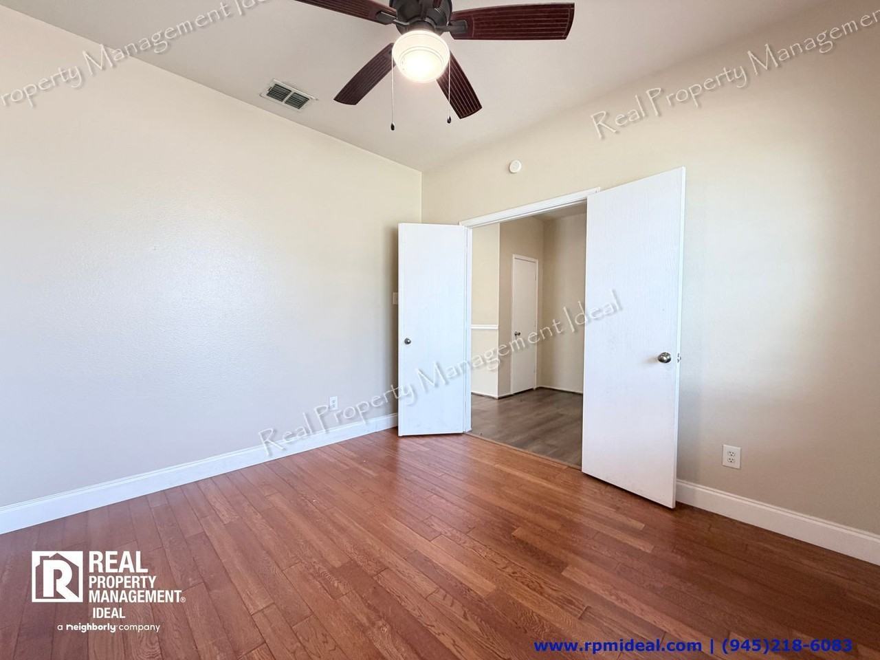 1910 Pin Oak Ln - Photo 5 of 30